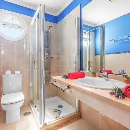 Playa Blanca Sleeps 8 Pool Air Con Wifi * Playa Blanca (Lanzarote)