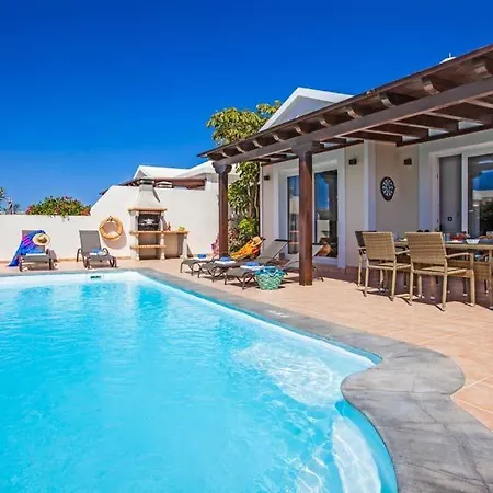 Playa Blanca Sleeps 8 Pool Air Con Wifi * Playa Blanca (Lanzarote)